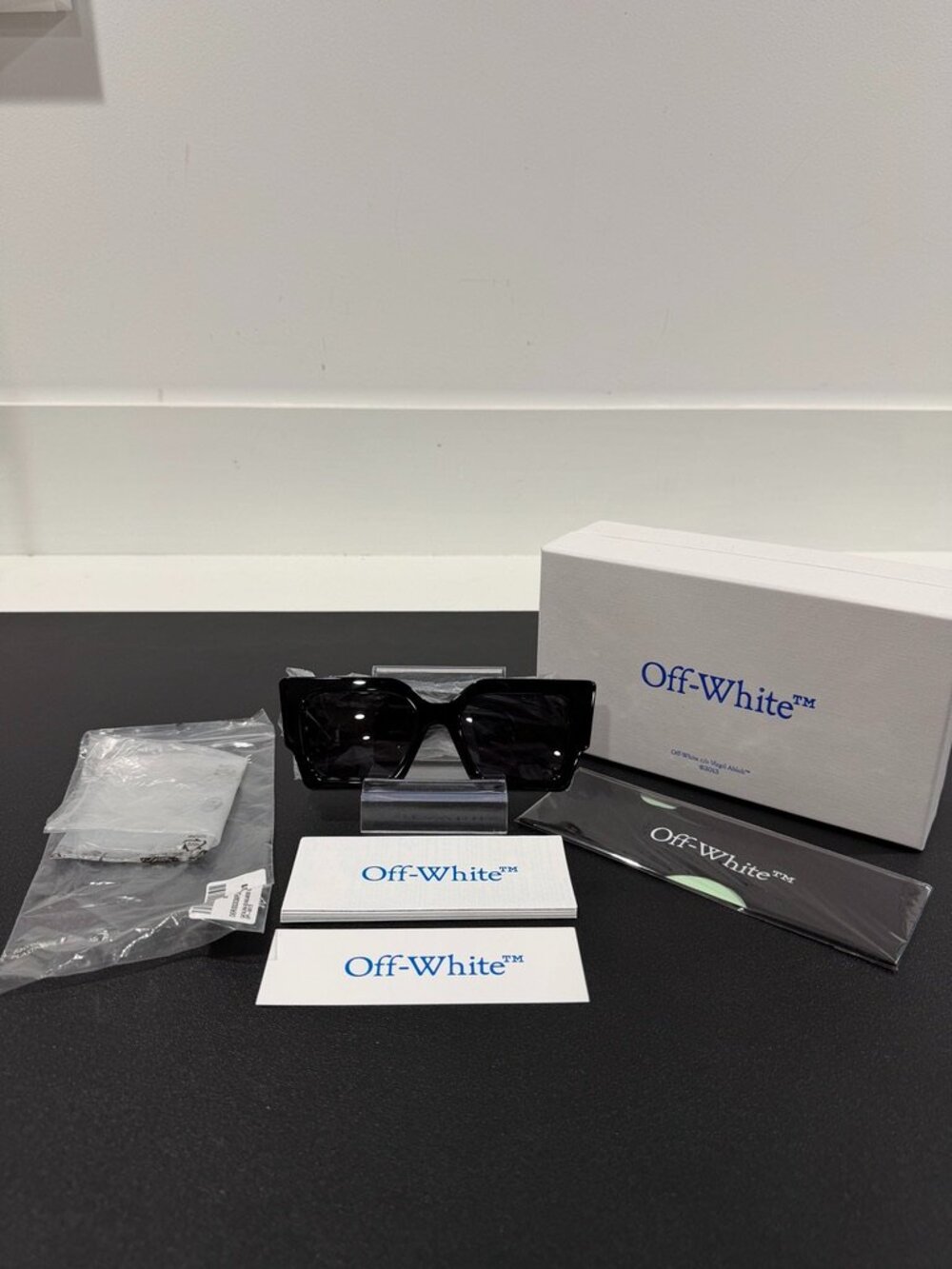 NIB Off-White Catalina Black Dark Grey Sunglasses 55-20-145 (JB1578)